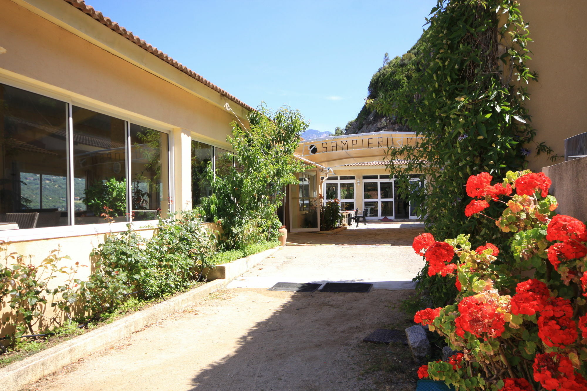 Hotel Sampiero Propriano  Ngoại thất bức ảnh